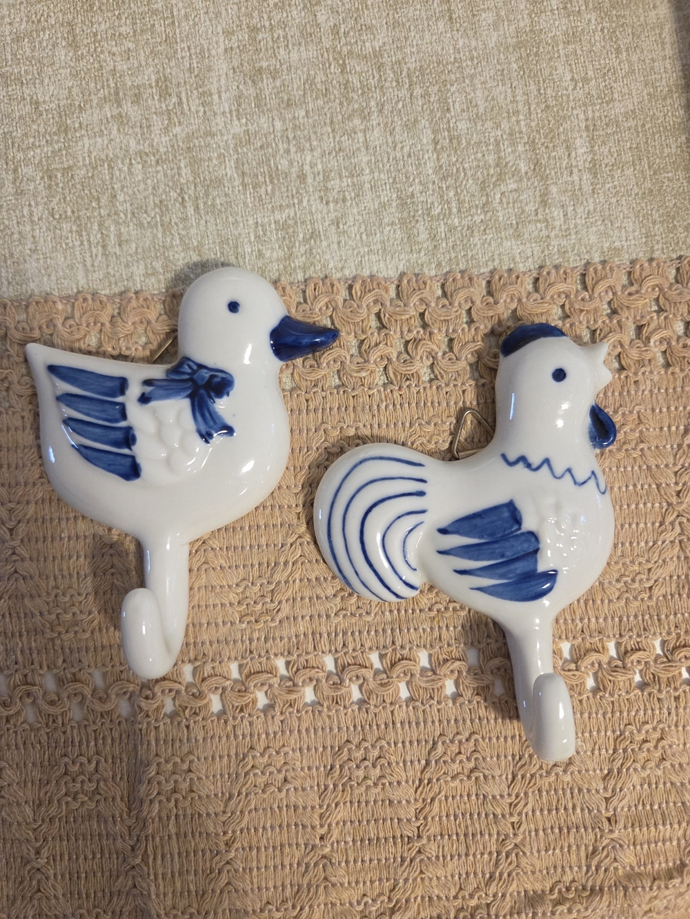 Blue & White Ceramic Bird Hook Set